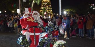 Zacatelco se Iluminó con el Desfile Navideño "Brillemos Juntos" 2024 -AlternativaTlx
