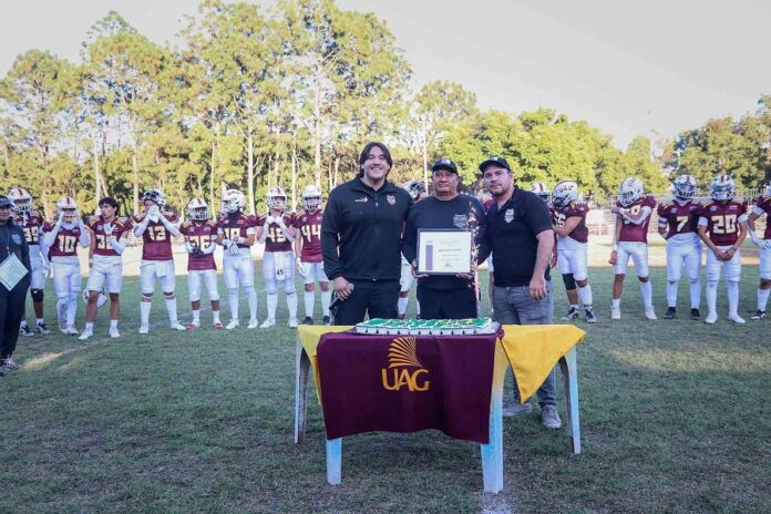 Coach Roberto Salas Medio Siglo Forjando Campeones en el Futbol Americano -AlternativaTlx Coach Roberto Salas Medio Siglo Forjando Campeones en el Futbol Americano -AlternativaTlx