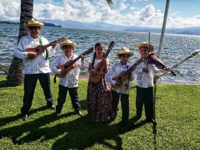 El Semillero Ensamble Comunitario de Son Jarocho de San Andrés Tuxtla Reafirma su Identidad con Caravanas Fandangueras -AlternativaTlx El Semillero Ensamble Comunitario de Son Jarocho de San Andrés Tuxtla Reafirma su Identidad con Caravanas Fandangueras -AlternativaTlx