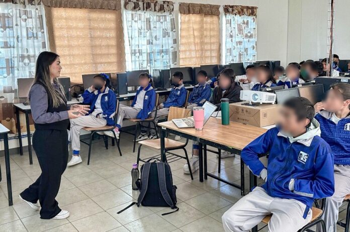 Estudiantes y Ayuntamiento de Huamantla Hacen Equipo para el Cuidado del Ambiente -AlternativaTlx