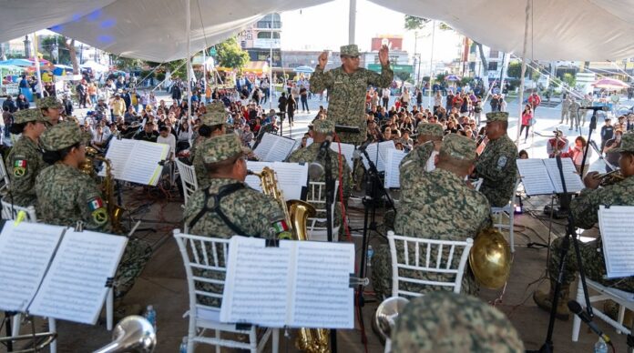La Banda de Música de la VI Región Militar Brilla en Zacatelco Durante la Feria 2025 -AlternativaTlx