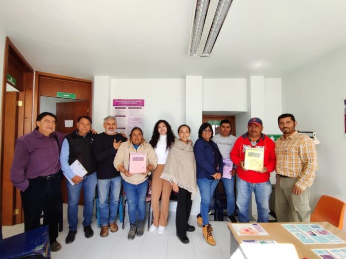 Reciben Pobladores de Altamira el Plan de Manejo del Agua que Elaboraron Estudiantes y Docentes de la UATx y Coltlax - AlternativaTlx