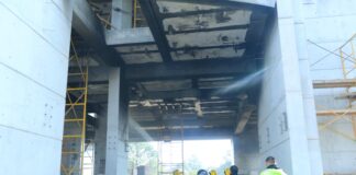 Se Registra Conato de Incendio en Planta Baja de la Construcción de la Torre de Rectoría - AlternativaTlx