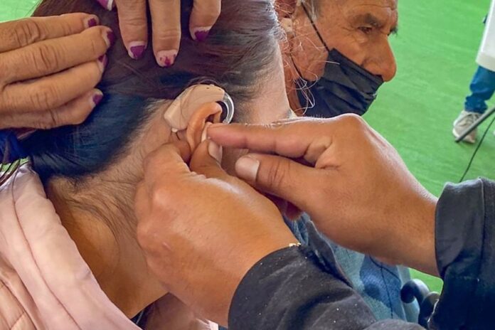 Gobierno de Huamantla Busca Mejorar la Salud de Adultos Mayores con la Gestión de Aparatos Auditivos- AlternativaTlx