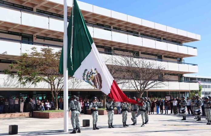 La UAG conmemora el Día de la Bandera - AlternativaTlx