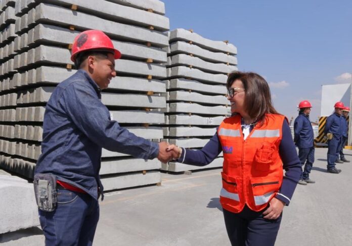 Reconoce Gobernadora a la Empresa por su Participación en Proyectos Emblemáticos de Tipo Ferroviario- AlternativaTlx
