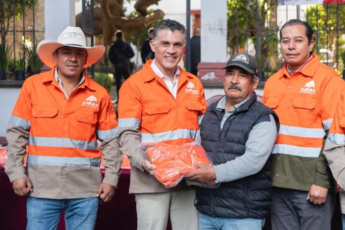 Tlaxcala de Xicohténcatl Fortalece el Área de Servicios Públicos con Entrega de Uniformes- AlternativaTlx