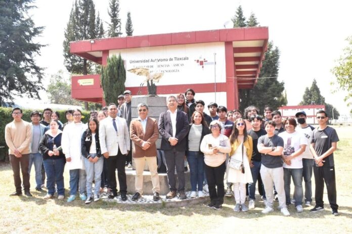 Buscan replicar el modelo educativo de la UATx en Perú - AlternativaTlx