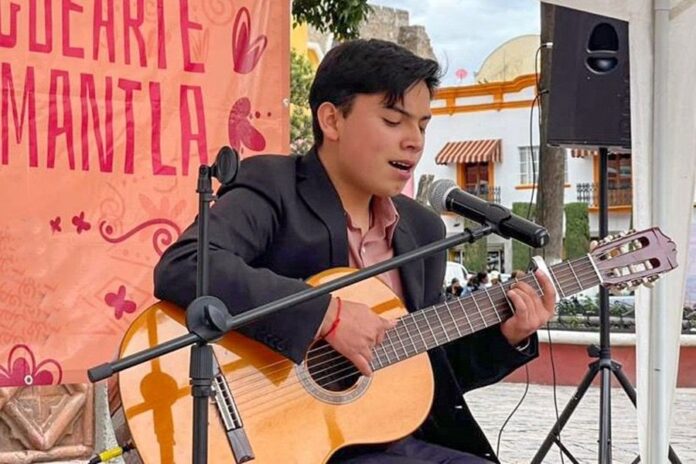 Con Concurso de Canto 