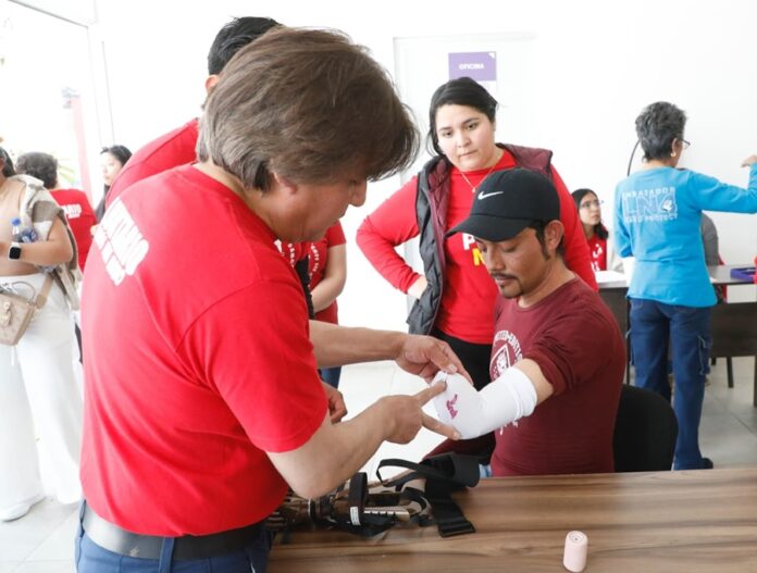En Coordinación SEDIF Tlaxcala, Club Rotario y LN4 Entregan Prótesis de Mano en Tlaxcala- AlternativaTlx 