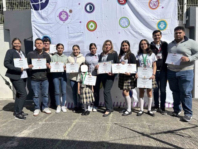 Estudiantes de la UAG destacan en Infomatrix Jalisco 2025 - AlternativaTlx