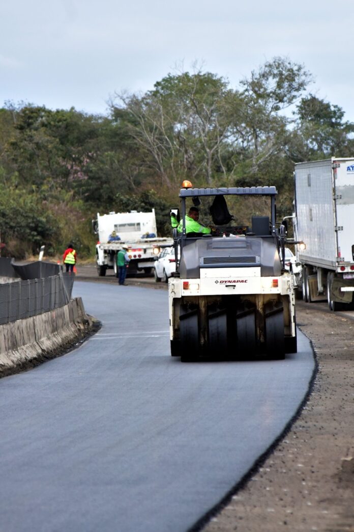 Programa Bachetón Presenta un avance del 85% en la atención a la Red Carretera Federal - AlternativaTlx