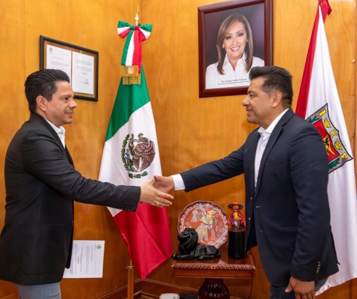Secretario de Gobierno Toma Protesta a Carlos Augusto Pérez Hernández como Director del FOMTLAX- AlternativaTlx 