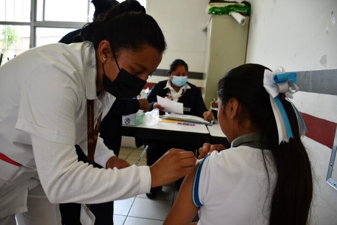 Vacunan en Tlaxcala a 12 Mil 883 Niñas Contra Virus de Papiloma Humano- AlternativaTlx 