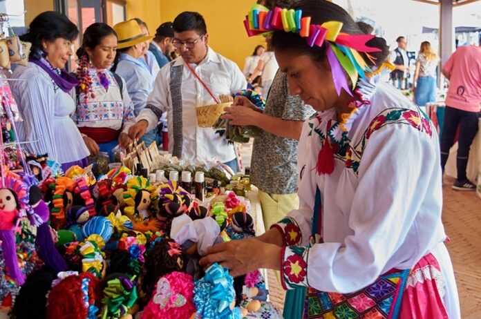 Arte y Tradición se Fusionan en “Querétaro en los Pinos” - AlternativaTlx