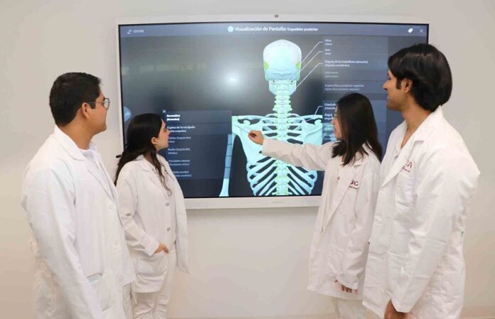 Centro de Inmersión de Educación en Salud pone a la UAG en la vanguardia - AlternativaTlx