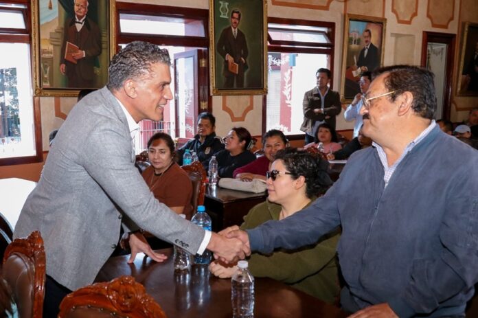 Encabeza el Presidente Municipal Alfonso Sánchez Reunión Informativa con Locatarios del Mercado Emilio Sánchez Piedras- AlternativaTlx 