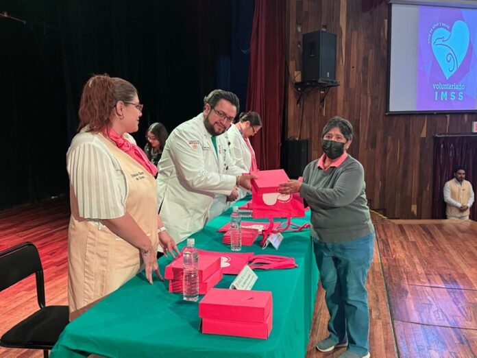 Entrega Voluntariado IMSS Tlaxcala prótesis mamarias - AlternativaTlx
