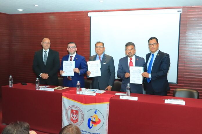Firman Convenio de Colaboración la UATx y el Instituto de Estudios Migratorios de Texas - AlternativaTlx