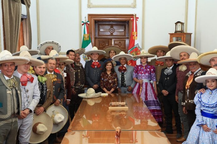 Gobernadora Lorena Cuéllar Toma Protesta a Consejo Directivo Estatal de la Unión de Asociaciones de Charros de Tlaxcala- AlternativaTlx Gobernadora Lorena Cuéllar Toma Protesta a Consejo Directivo Estatal de la Unión de Asociaciones de Charros de Tlaxcala- AlternativaTlx