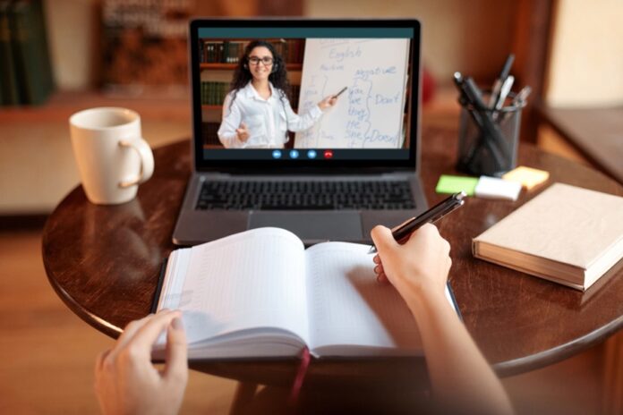 Invitan a aprovechar los estudios Online de la UAG - AlternativaTlx Invitan a aprovechar los estudios Online de la UAG - AlternativaTlx
