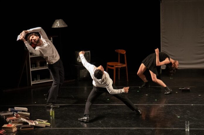 La Noche se Vuelve Danza en Luciérnagas para la Oscuridad - AlternativaTlx