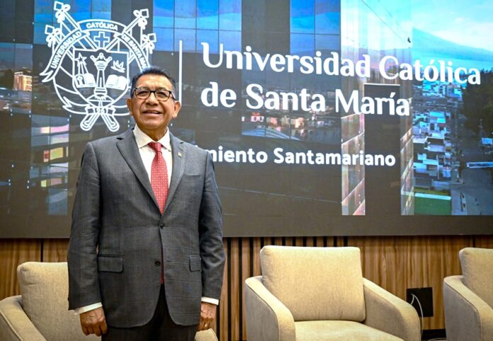 Presenta Rector modelo educativo de la UATx en la UCSM de Arequipa, Perú - AlternativaTlx