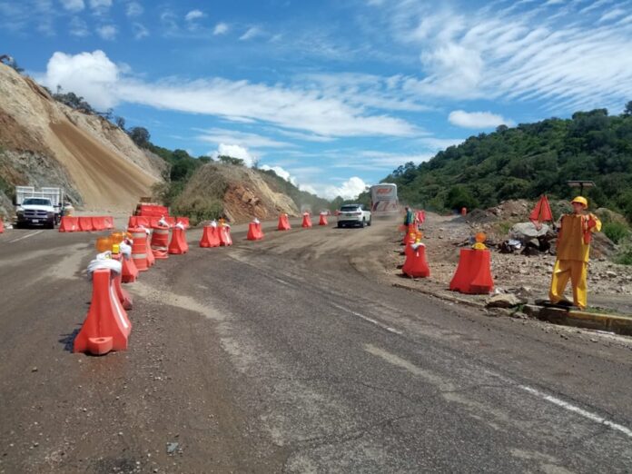 Abierta a la Circulación Supercarretera Cuacnopalan-Oaxaca SICT - AlternativaTlx Abierta a la Circulación Supercarretera Cuacnopalan-Oaxaca SICT - AlternativaTlx
