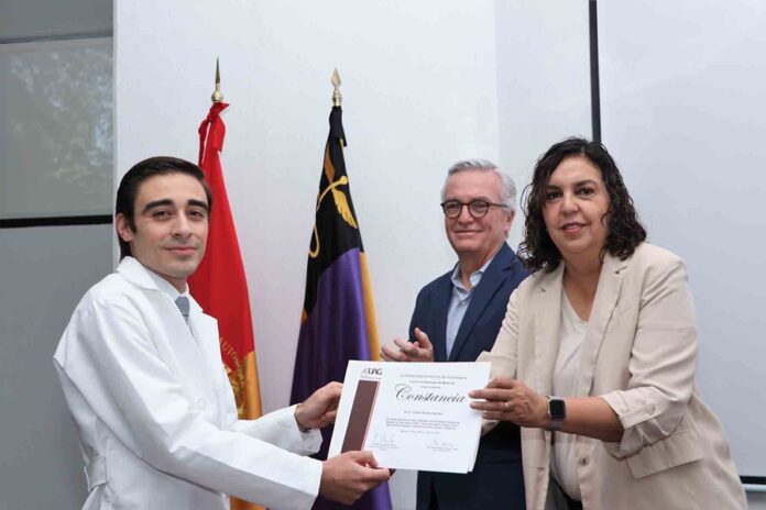 Crece el Muro de la Excelencia de la carrera de Medicina - AlternativaTlx