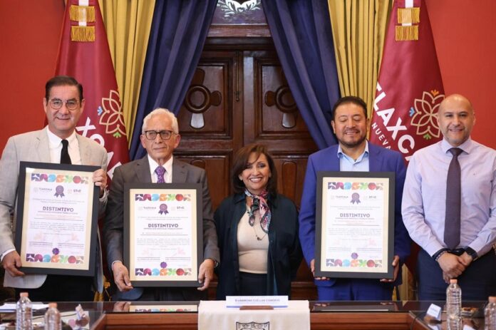 Entrega Gobernadora Distintivo de Trabajo Digno a Empresas- AlternativaTlx Entrega Gobernadora Distintivo de Trabajo Digno a Empresas- AlternativaTlx