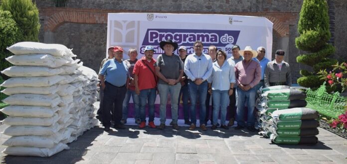 Entrega de Fertilizante y Semillas a Campesinos de Zacatelco- AlternativaTlx Entrega de Fertilizante y Semillas a Campesinos de Zacatelco- AlternativaTlx