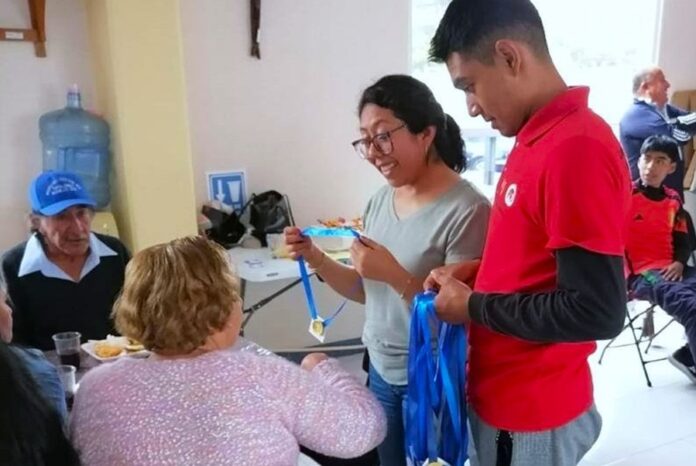 Estudiantes de Gerontología Social UATx Refuerzan Práctica y Conocimientos con Personas Mayores de Cuaxomulco - AlternativaTlx
