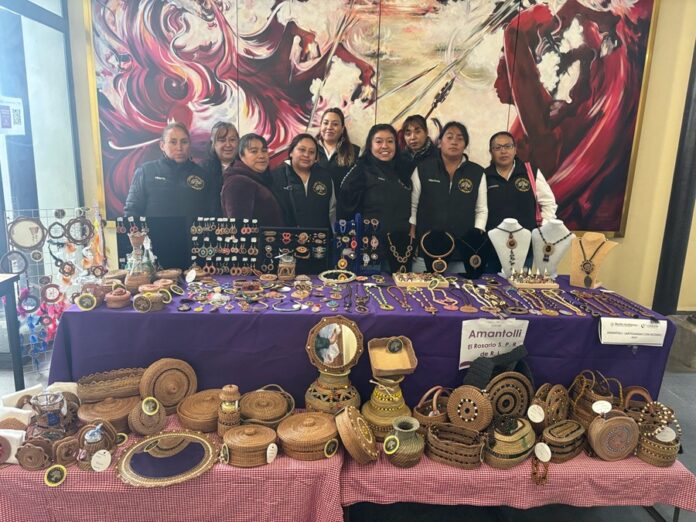 Invita CIE- UATx a mujeres de 𝐀𝐦𝐚𝐧𝐭𝐨𝐥𝐥𝐢 𝐄𝐥 𝐑𝐨𝐬𝐚𝐫𝐢𝐨 para nueva edición de diálogos universitarios - AlternativaTlx