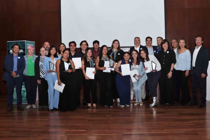 Jóvenes universitarios innovan en la industria alimentaria - AlternativaTlx