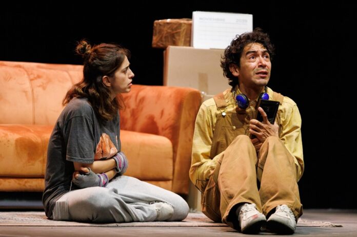 Mil Veces No, una Comedia Oscura para Reír, Llorar y Sobrevivir al Apocalipsis - AlternativaTlx