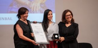 Referente Indispensable del Son Jarocho, Elena de la Luz Ramírez Aguirre recibe la Medalla Bellas Artes - AlternativaTlx