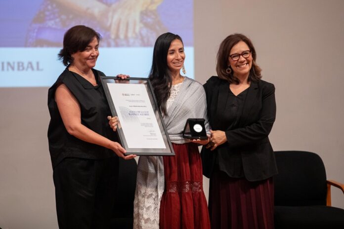 Referente Indispensable del Son Jarocho, Elena de la Luz Ramírez Aguirre recibe la Medalla Bellas Artes - AlternativaTlx