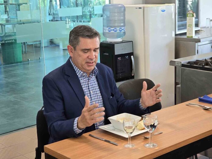 Sorprende a tus invitados con estas reglas de etiqueta en la mesa - AlternativaTlx