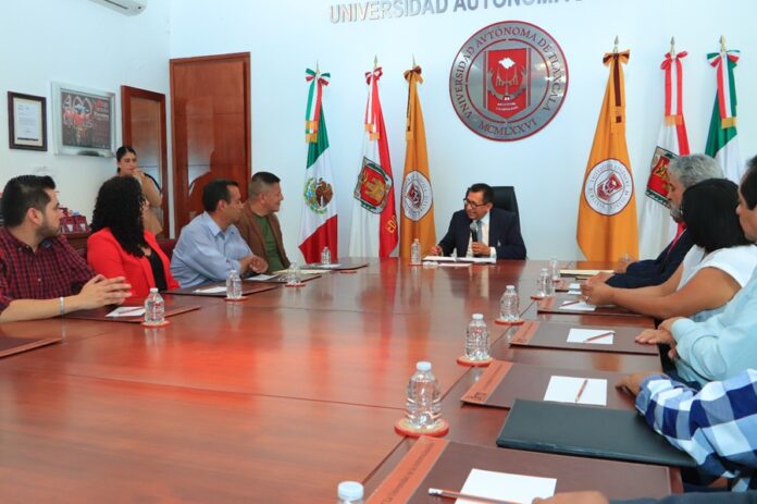 UATx y Ayuntamiento de Nanacamilpa Firman Convenio de Colaboración para Proteger Zona de Luciérnagas - AlternativaTlx