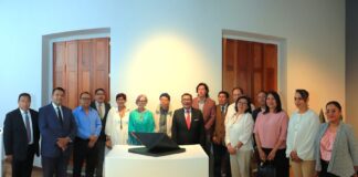 Visita Rector de la UATx exposición del escultor Jesús Mayagoitia en el MAT - AlternativaTlx