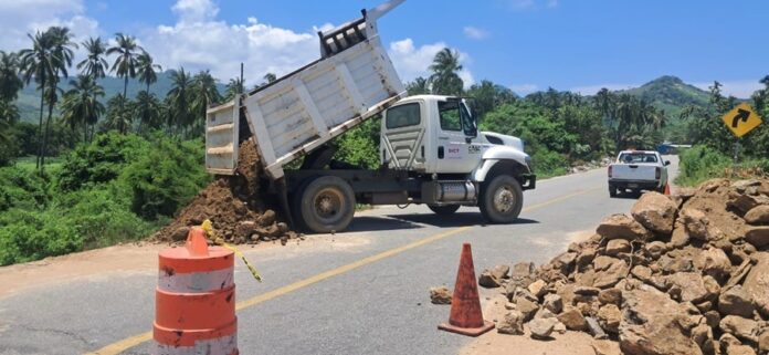Avanza SICT en la Atención de 2 Mil 920 Km Afectados por Huracán “Erick” - AlternativaTlx Avanza SICT en la Atención de 2 Mil 920 Km Afectados por Huracán “Erick” - AlternativaTlx