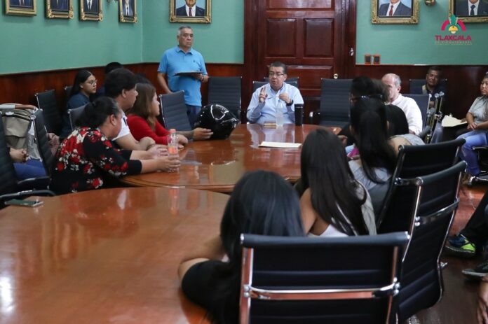 Ayuntamiento de Tlaxcala Avanza en Acuerdos para la Reubicación de Comercio Semifijo en la Plaza Xicohténcatl- AlternativaTlx 