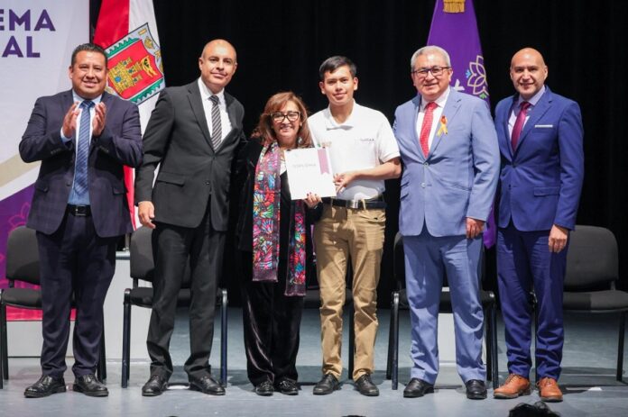 Celebran a Egresados del CECyTE y Amplían Oferta Educativa- AlternativaTlx Celebran a Egresados del CECyTE y Amplían Oferta Educativa- AlternativaTlx