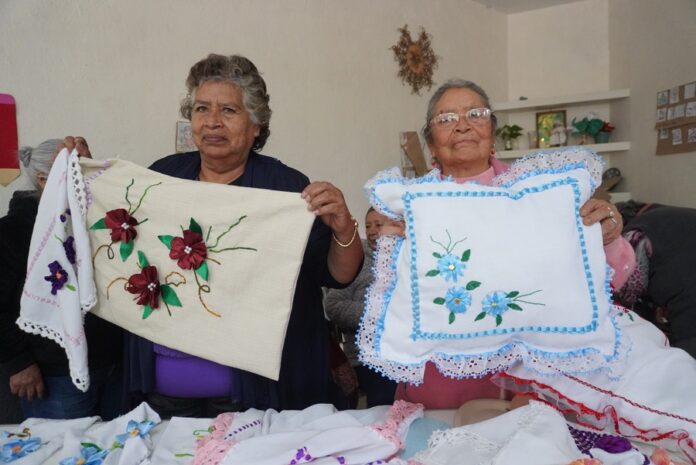 Culmina con Éxito el Curso de Bordado para Adultos Mayores en Zacatelco- AlternativaTlx 