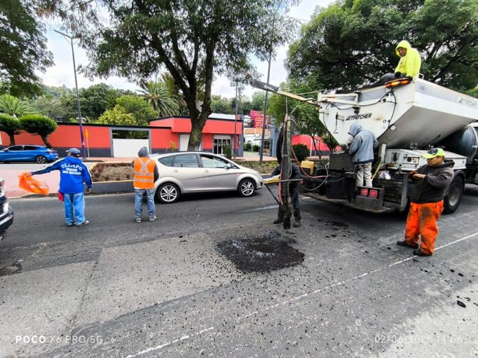 El Ayuntamiento de Tlaxcala Intensifica Labores de Bacheo en Principales Vialidades de la Capital- AlternativaTlx 