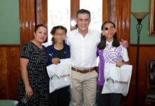 El Presidente Municipal Reconoce a Jóvenes Atletas Clasificadas a la Etapa Regional Rumbo a los Nacionales CONADE- AlternativaTlx 