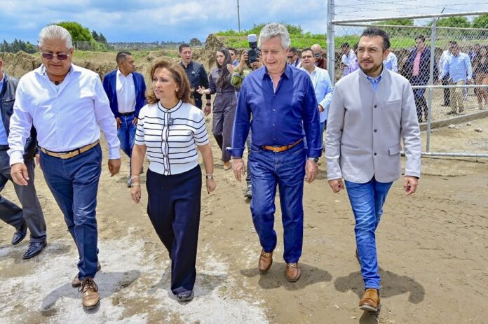 El Presidente Salvador Santos Cedillo y la Gobernadora Lorena Cuéllar Ponen en Marcha la Planta Avícola más Importante del País en Huamantla- AlternativaTlx El Presidente Salvador Santos Cedillo y la Gobernadora Lorena Cuéllar Ponen en Marcha la Planta Avícola más Importante del País en Huamantla- AlternativaTlx