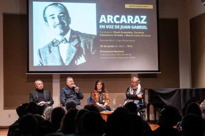 En Sesión de Escucha, La Fonoteca Nacional Celebra a Luis Arcaraz en la Voz de Juan Gabriel - AlternativaTlx