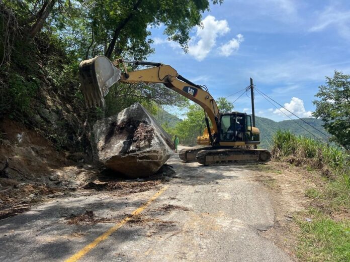 Libera a la Circulación SICT Mil 485 Km de Carreteras Federales Afectadas por Huracán Erick - AlternativaTlx