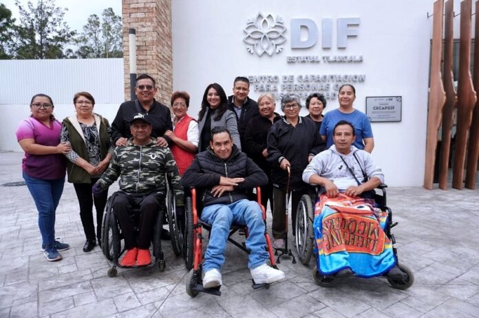 Personas con Discapacidad de Zacatelco Aprenden Oficios en el CECAPDIF- AlternativaTlx 
